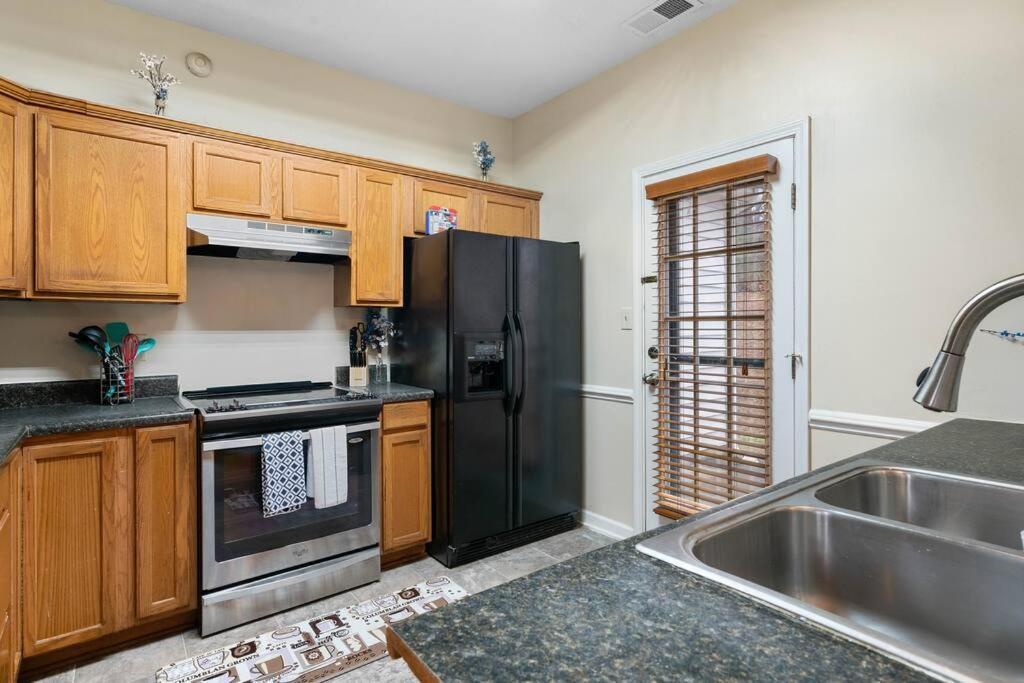 Cozy 4B 2 5B University Home King Beds Jacuzzi Charlotte Exterior photo