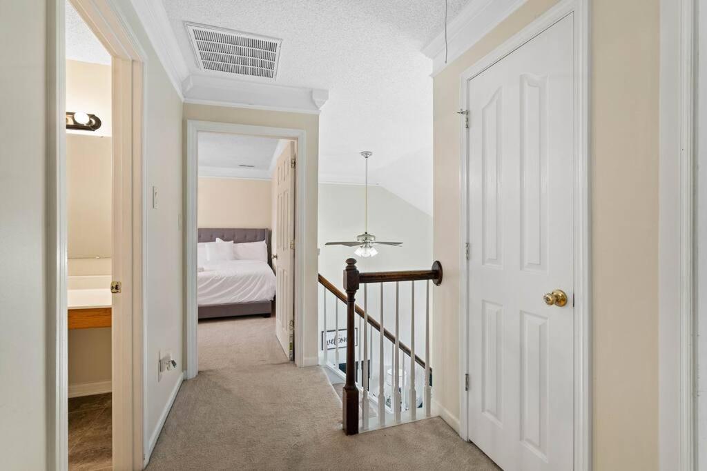 Cozy 4B 2 5B University Home King Beds Jacuzzi Charlotte Exterior photo
